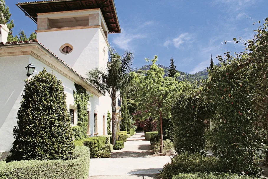 Jardines de Alfabia | Book Ticket | Alikeimage