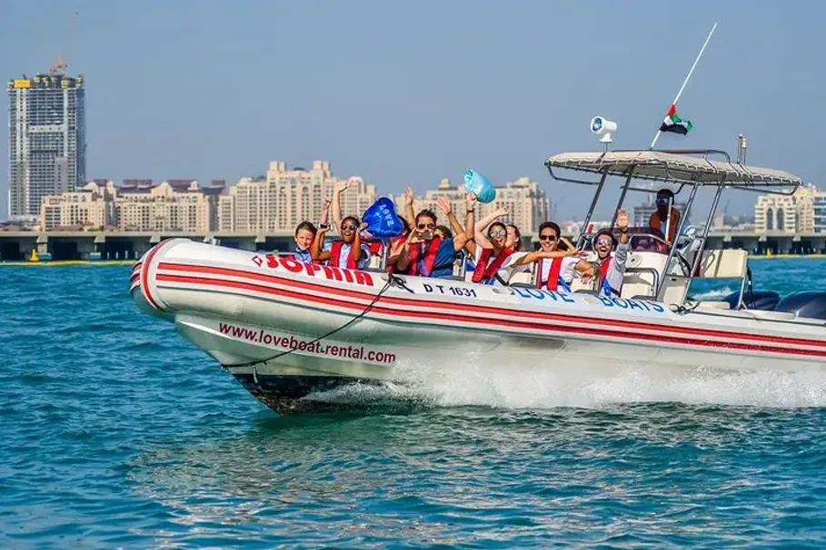 Love Boat Tour from Abu Dhabi to Dubai Marina | Book Now | Alikeimage