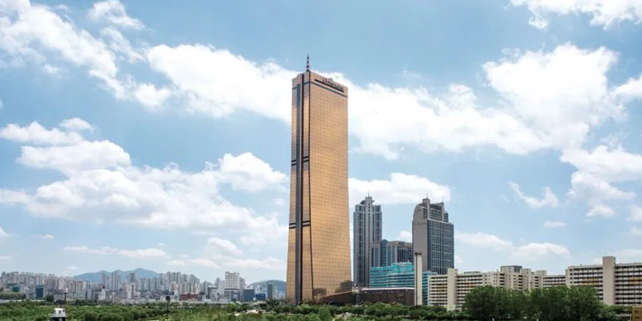 63 Building Observatory + Aqua Planet 63 Combo Ticket
image