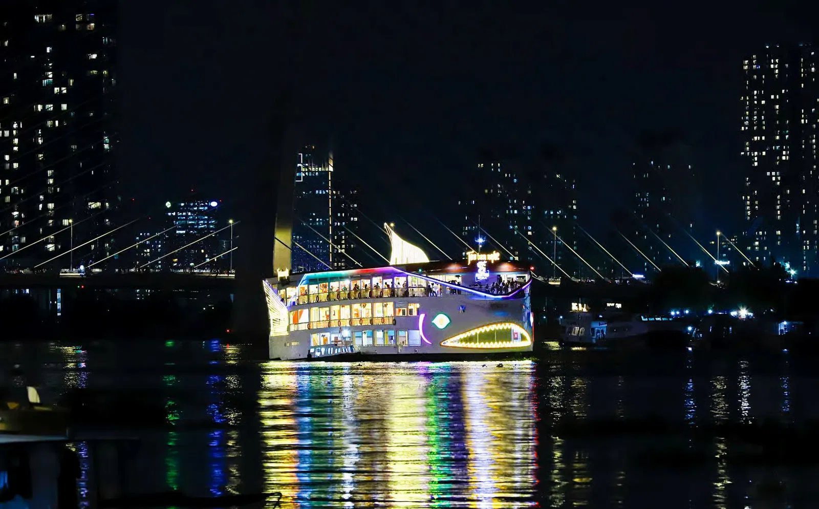 Saigon Evening Cruise with Dinner - SICimage