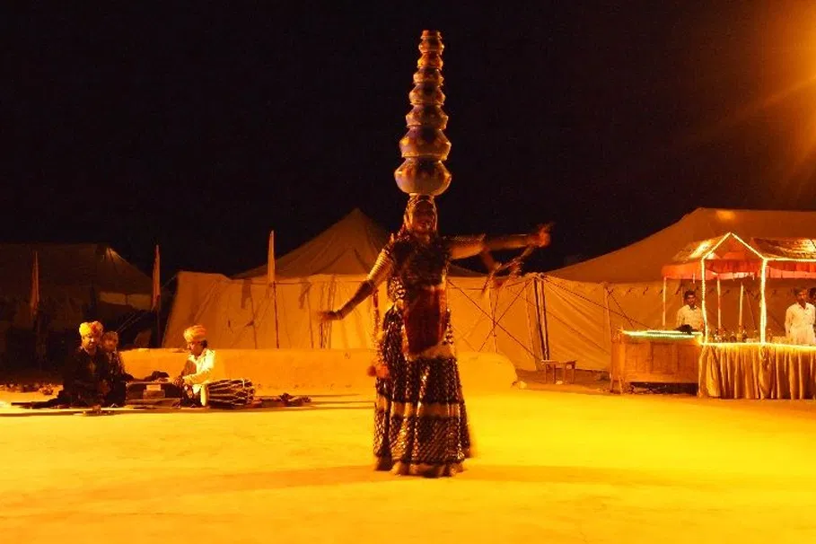 Adventure Night with Cultural Show in Jaisalmer | Book Now | Alikeimage