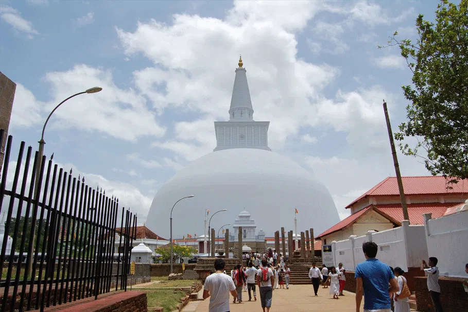 Anuradhapura 1-day tour from East Coast | Book Now | Alikeimage