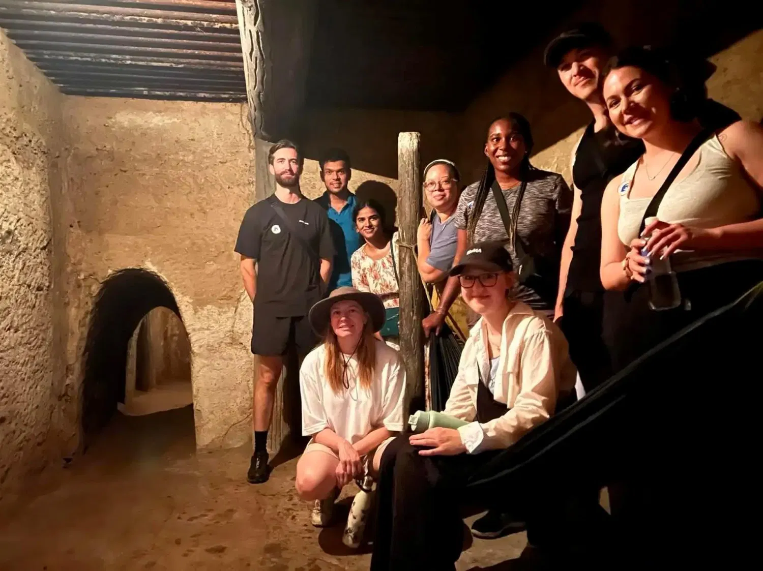Full Day Ho Chi Minh City Tour with Cu Chi Tunnels SICimage