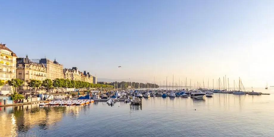 Best intro Tour of Geneva with a Local | Book Now | Alikeimage