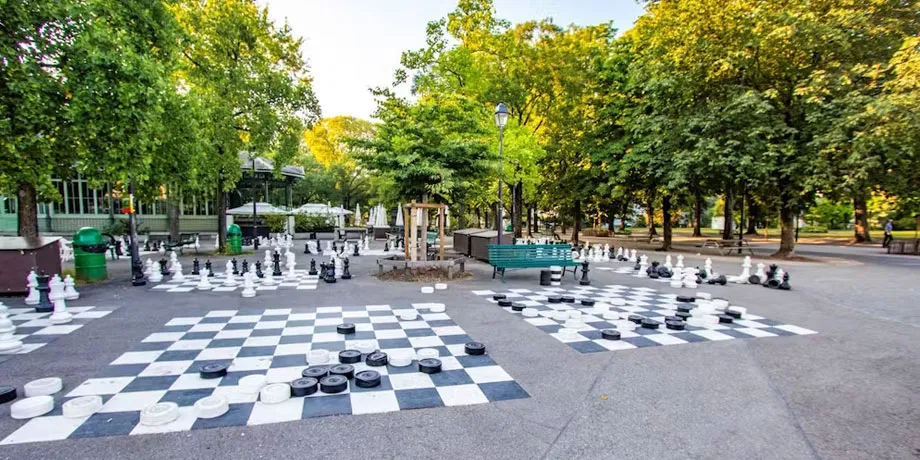 Best intro Tour of Geneva with a Local | Book Now | Alikeimage