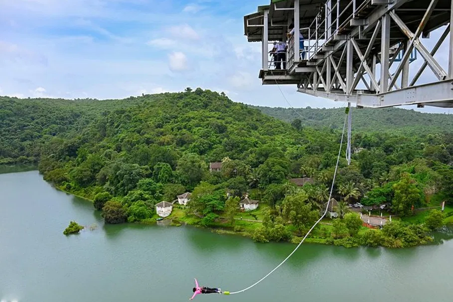 Bungee Jumping in Goa | Book Now | Alikeimage