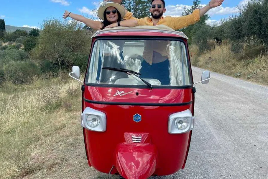 Chianti panoramic tuk-tuk tour with lunch | Tours & Travel Packages | Alikeimage
