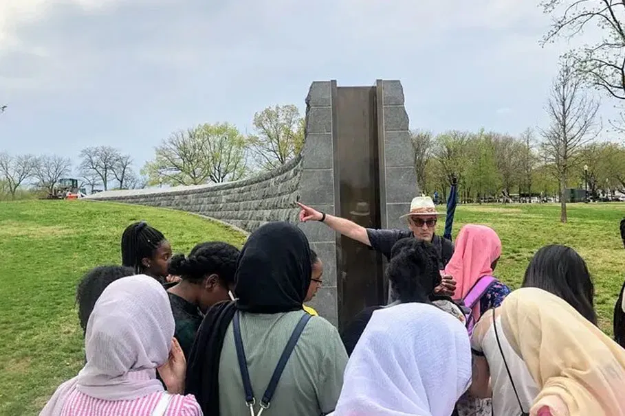 Comedy Walks Washington D.C. | Book Now | Alikeimage