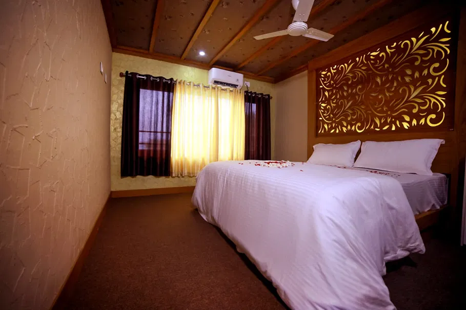 Cosy Sharing Houseboats in Alleppey | Book Now | Alikeimage