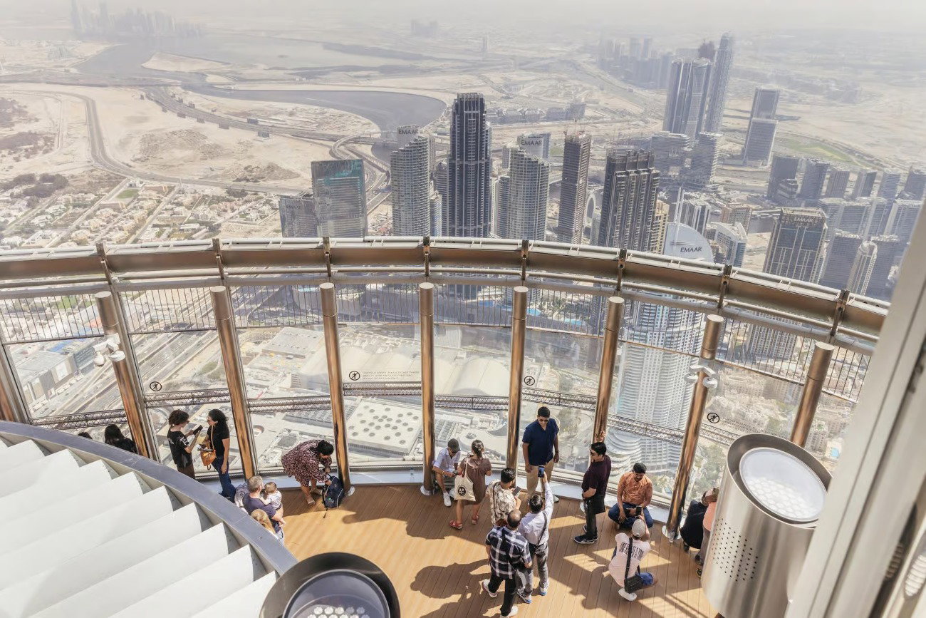 Burj Khalifa Silver + Dubai Aquarium (124 & 125)