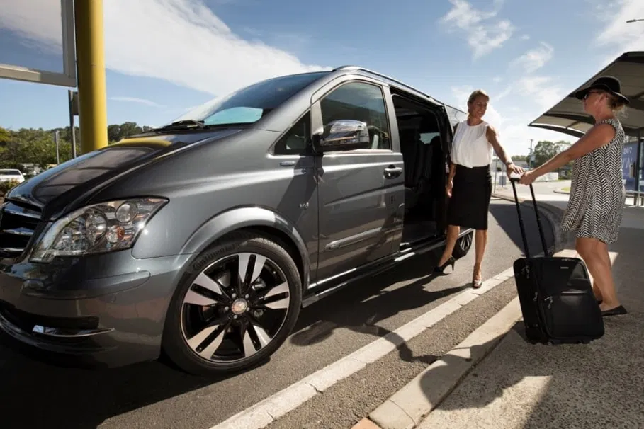 Dubai Airport Drop Off (WTC / SZR /Al Barsha / Marina) | Airport Transfers | Alikeimage