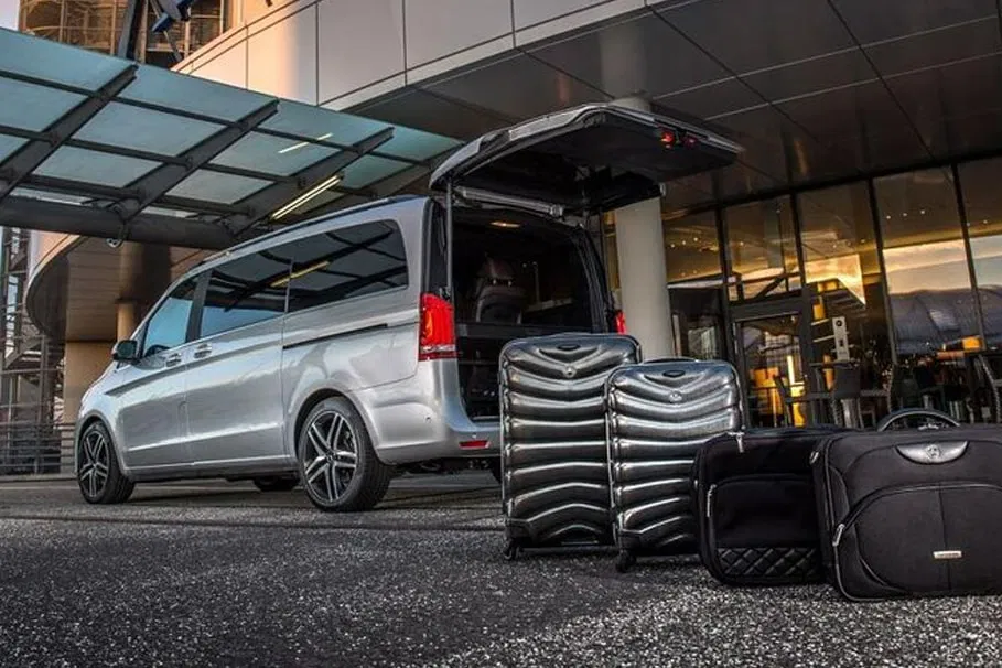 Dubai Airport Pick up (WTC / SZR / Al Barsha / Marina) | Airport Transfers | Alikeimage