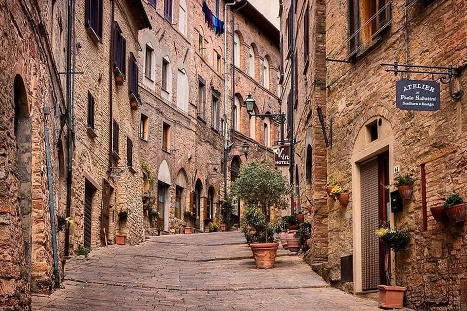 Full-day private guided tour of Siena, San Gimignano and Chianti | Tours & Travel Packages | Alikeimage