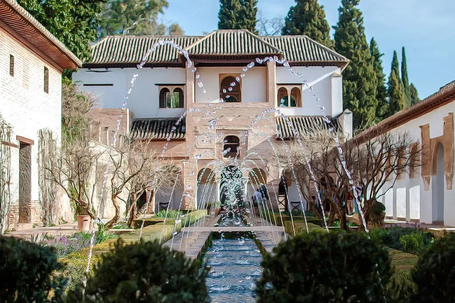 Full-Day trip to Granada from Seville | Tours & Travel Packages | Alikeimage