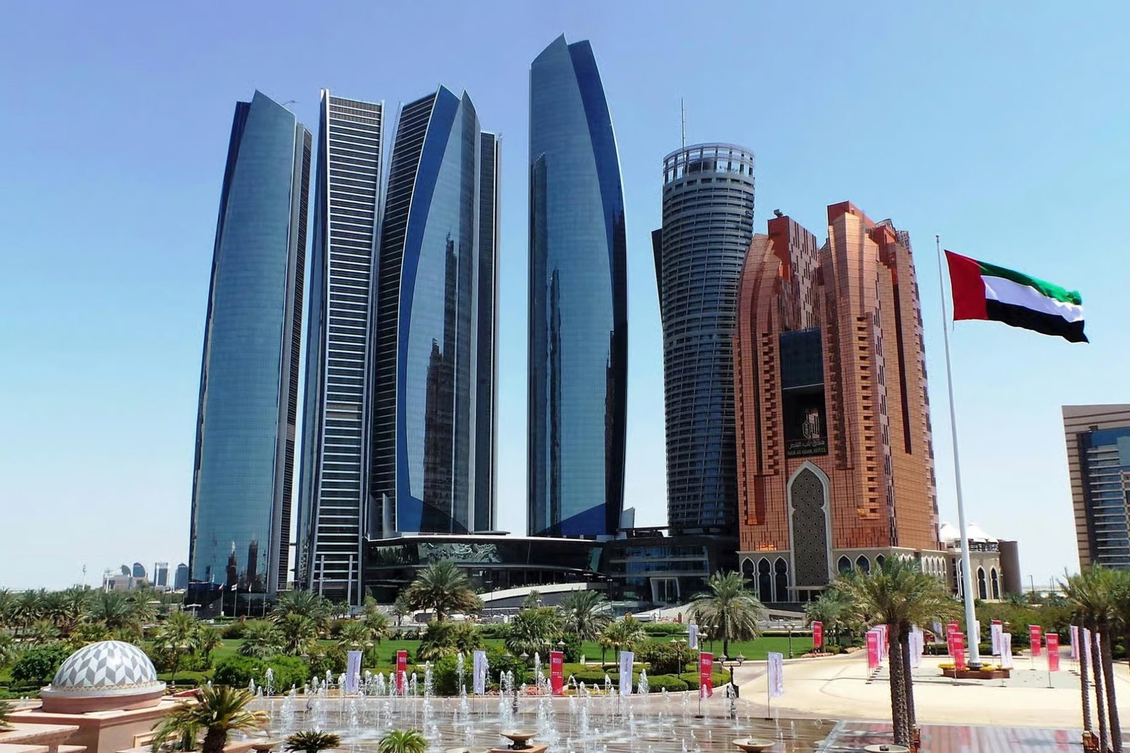 Abu Dhabi City Tour from Dubai - Abu Dhabi City tour with SeaWorld tickets