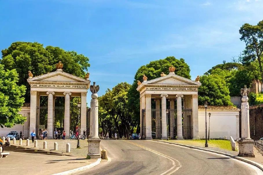 Gourmet picnic at Villa Borghese | Tours & Travel Packages | Alikeimage