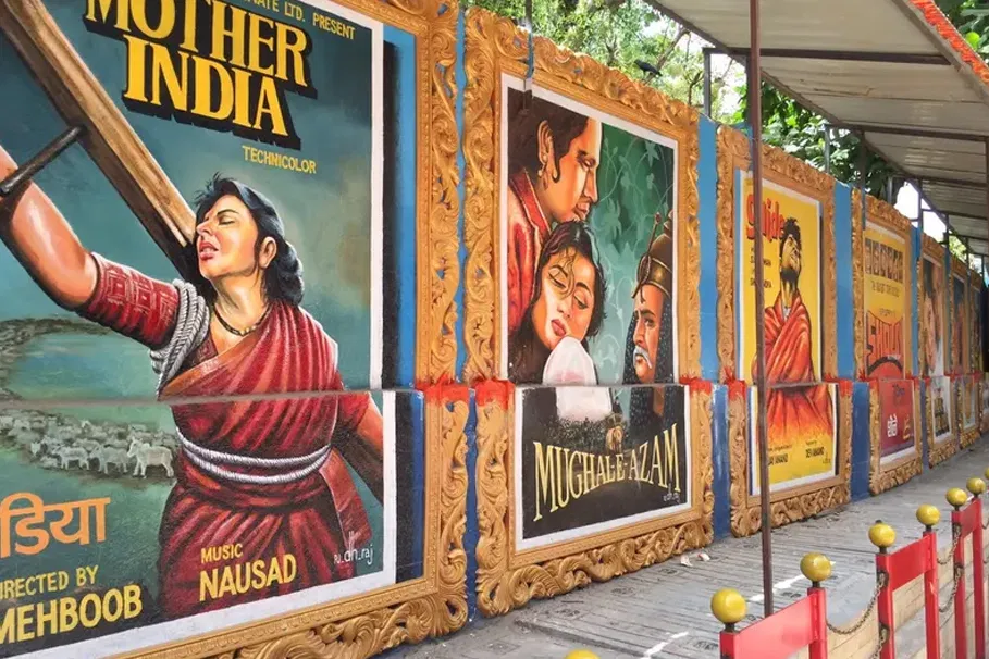 Half Day Bollywood Tour | Book Now | Alikeimage