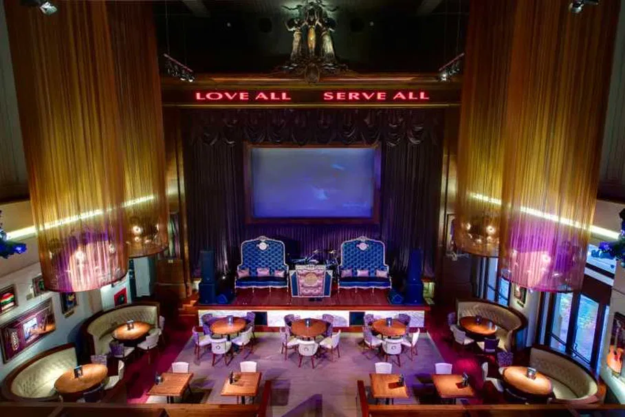 Hard Rock Cafe Florence priority seating with meal | Tours & Travel Packages | Alikeimage
