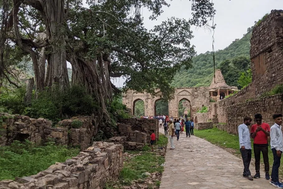 Haunted Bhangarh Fort Day Trip in Jaipur | Tours & Travel Packages | Alikeimage