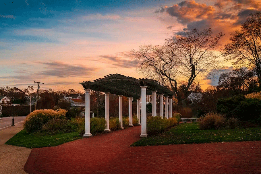 Historic Plymouth Self-Guided Walking Audio Tour | Book Now  | Alikeimage