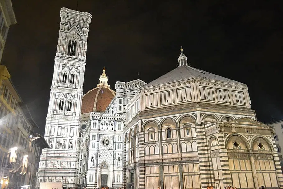 Legends of Florence walking tour by night | Tours & Travel Packages | Alikeimage