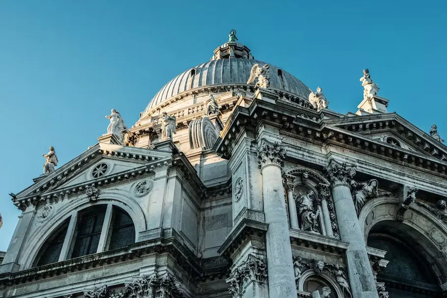 Legends of Venice private walking tour with a local guide | Tours & Travel Packages | Alikeimage