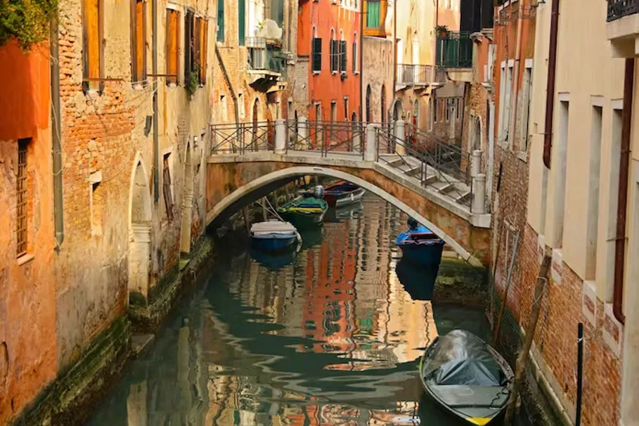 Legends of Venice private walking tour with a local guide | Tours & Travel Packages | Alikeimage