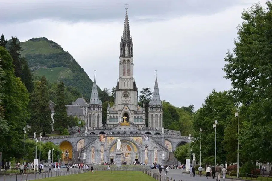 Lourdes sanctuary private day trip from Bordeaux | Tours & Travel Packages | Alikeimage