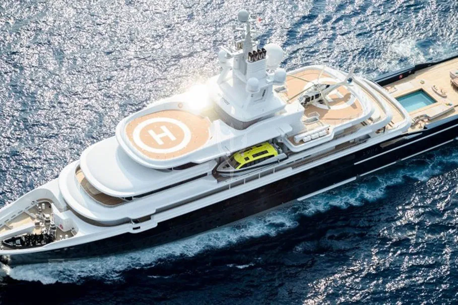 One hour and a half commented cruise on the yacht "Le Luna" | Tours & Travel Packages | Alikeimage