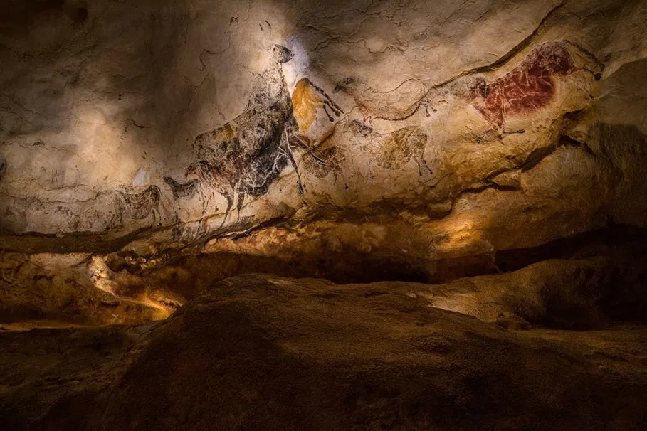 Private excursion to Lascaux Cave | Tours & Travel Packages | Alikeimage