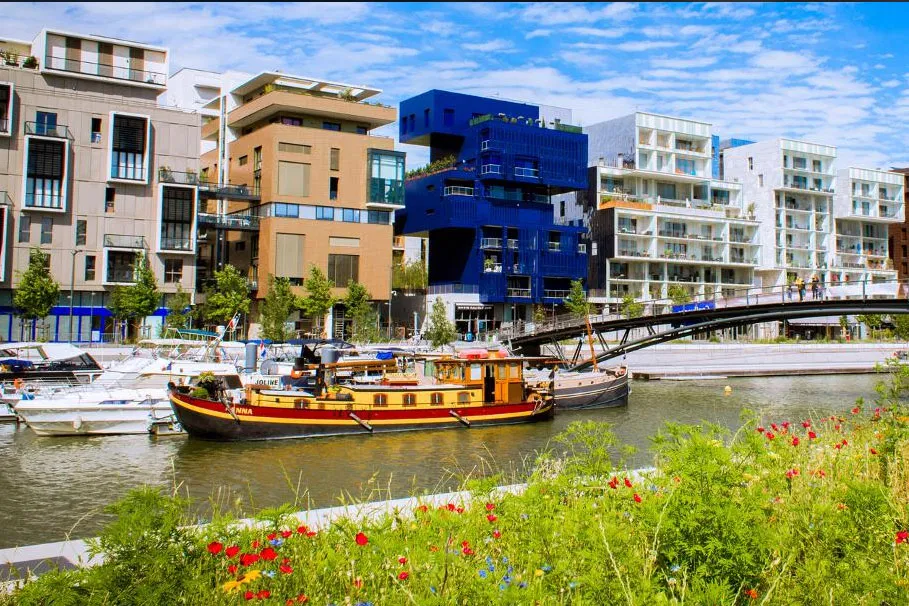 Private guided walking tour of the Confluence district | Tours & Travel Packages | Alikeimage