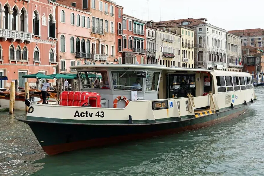 Skip-the-line ACTV Public Transport Pass up to 7 days | Tours & Travel Packages | Alikeimage