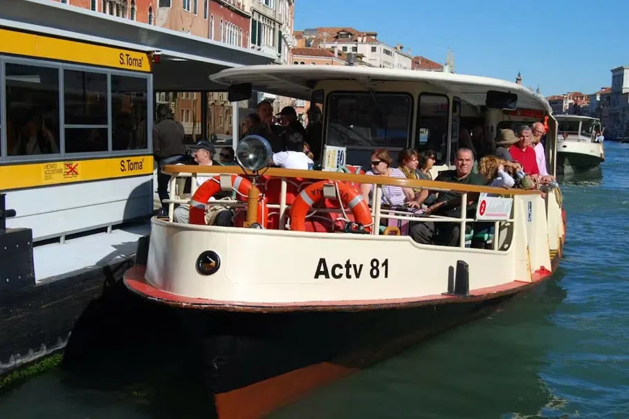 Skip-the-line ACTV Public Transport Pass up to 7 days | Tours & Travel Packages | Alikeimage