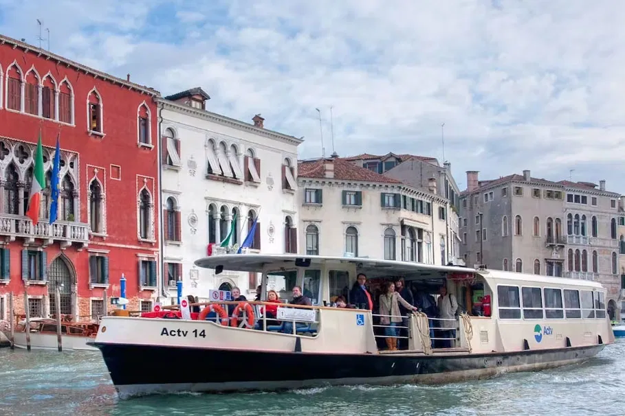 Skip-the-line ACTV Public Transport Pass up to 7 days | Tours & Travel Packages | Alikeimage