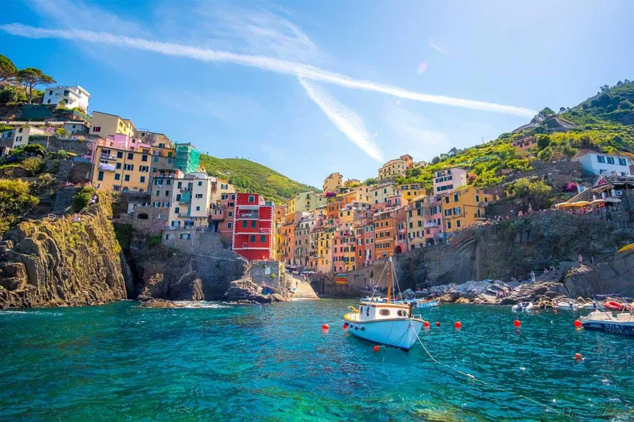 Small-group day trip to Cinque Terre from Florence | Tours & Travel Packages | Alikeimage