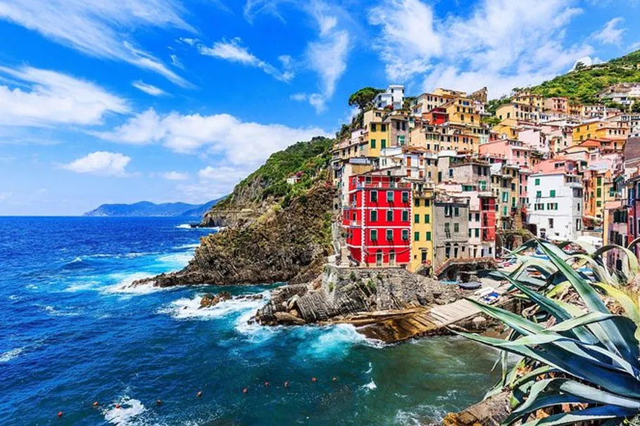 Small-group day trip to Cinque Terre from Florence | Tours & Travel Packages | Alikeimage