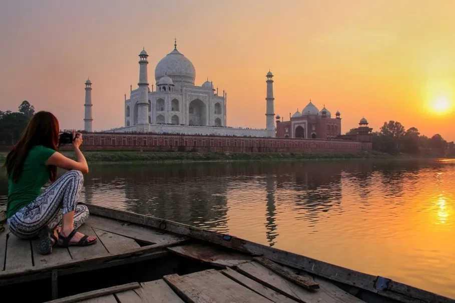 Sunrise Taj Mahal Tour From Delhi By Car | Book Now | Alikeimage