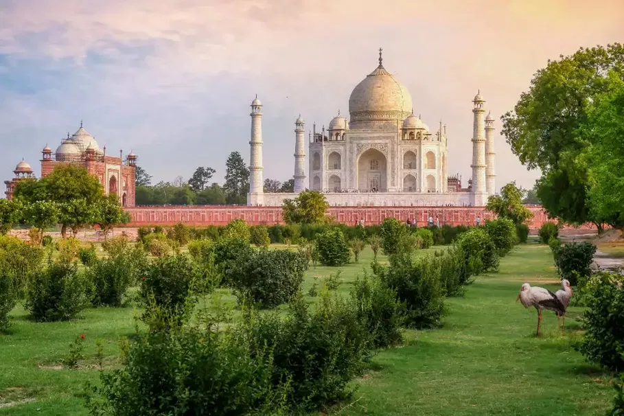 Taj Mahal And Agra Overnight Tour By Car from Delhi | Book Now | Alikeimage