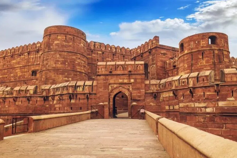 Taj Mahal And Agra Overnight Tour By Car from Delhi | Book Now | Alikeimage