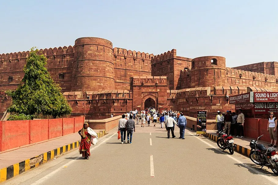 Taj Mahal And Agra Overnight Tour By Car from Delhi | Book Now | Alikeimage